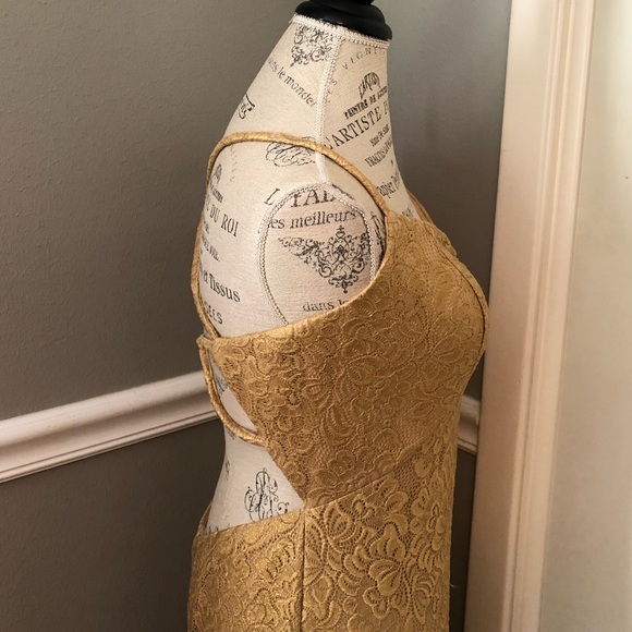 NEW LA FEMME SZ 12 GOLD LACE ILLUSION FORMAL EVENING GOWN - Picture 6 of 16